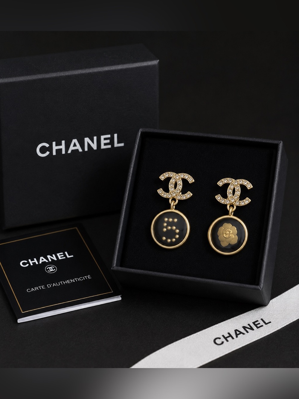 CHANEL MATTE GOLD VINTAGE EARRINGS - Picture 1 of 3
